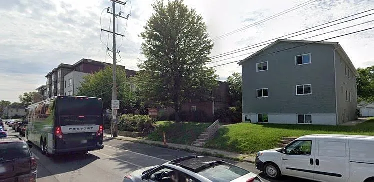 1235 Summit St #C — Photo 24
