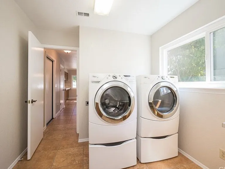 1396 Brighton Ave — Photo 8