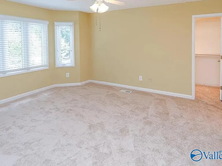 207 Mountain Ridge Dr #4 — Photo 5