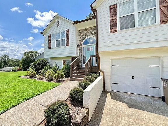 2nd image of 7670 Streamside Ln