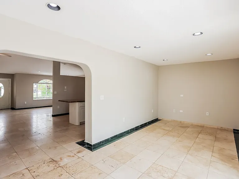 16361 SW 78th Ter — Photo 8