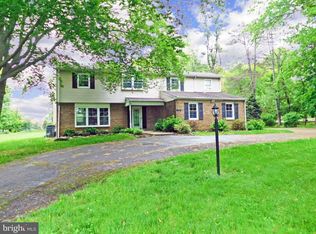341 W County Line Rd, Huntingdon Valley, PA 19006