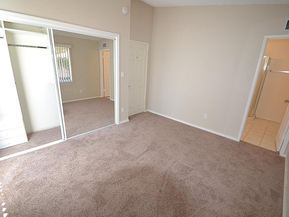5th image of 22923 Wyandotte St