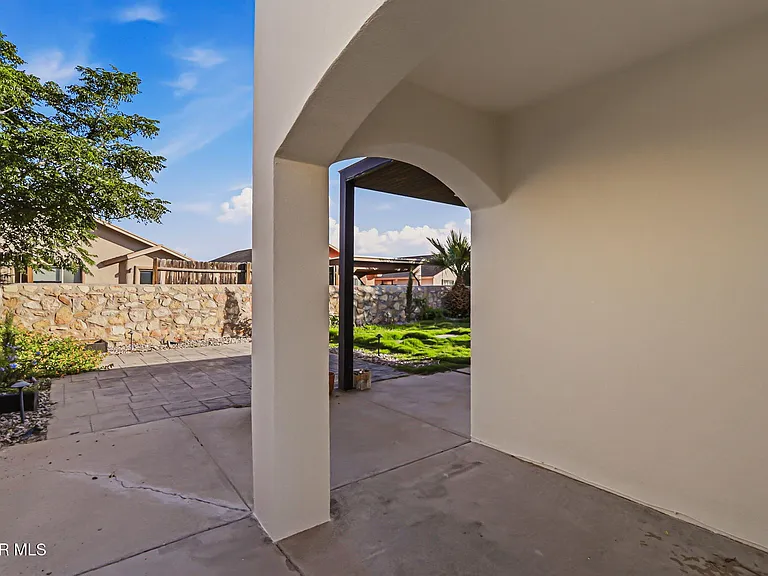 14208 Poets Rock Ln — Photo 33