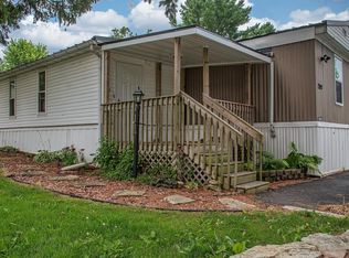 209 Evergreen Rd, Platteville, WI 53818