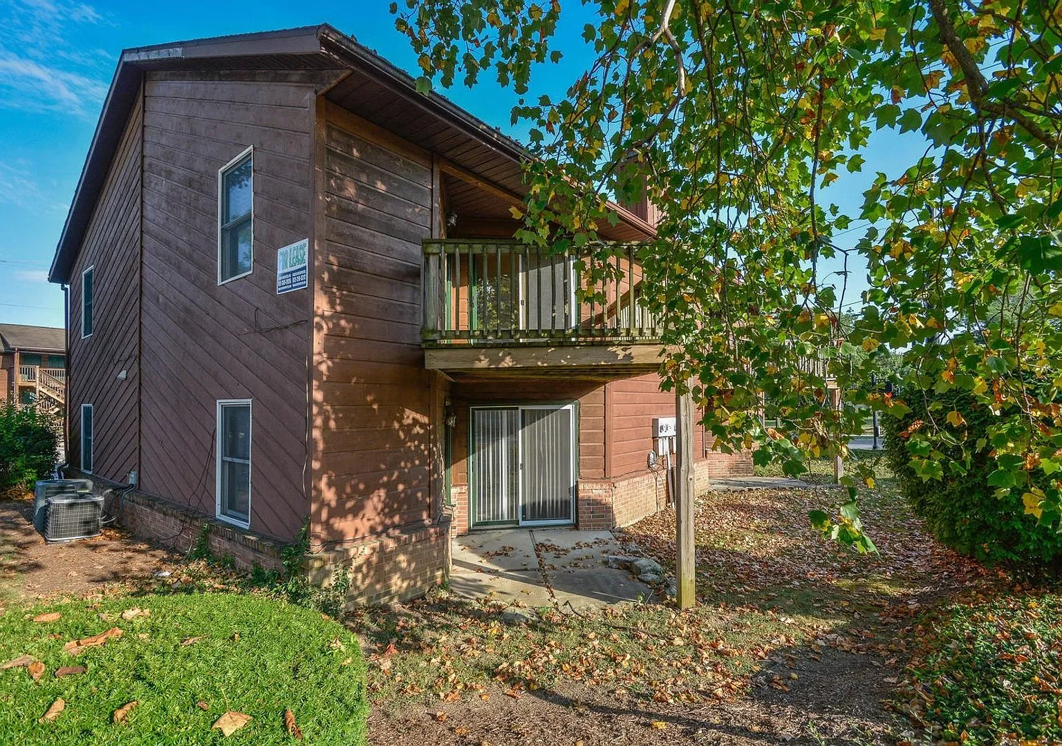 541 Henderson Crossing — Photo 1