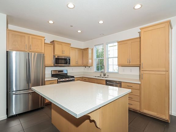 3rd image of 4551 Juneberry Dr