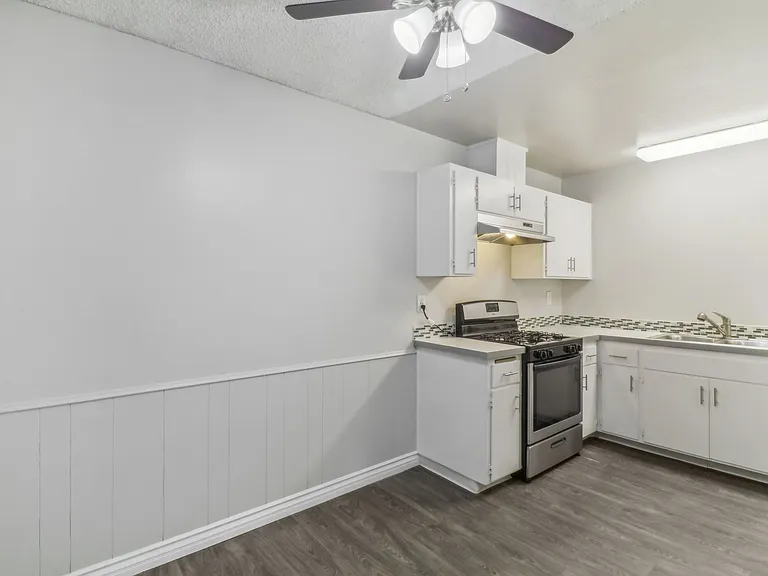 The Atherton Apartments — Photo 10