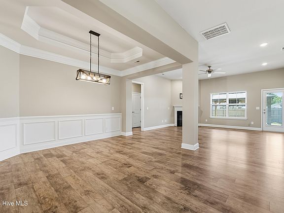 4th image of 755 Greenwich Pl