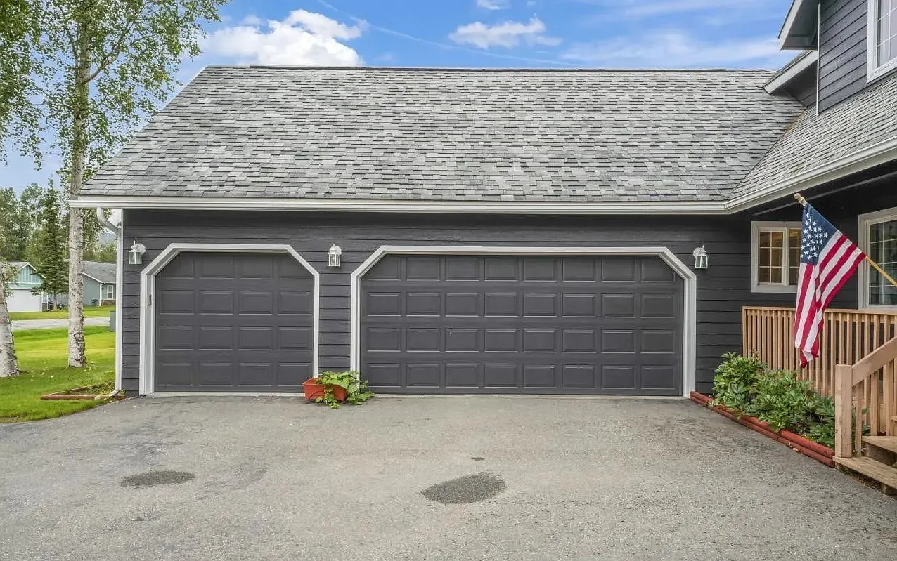 5 bed, 3.5 bath, 3154 sqft, $3,995 — Photo 2