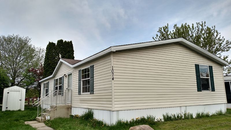 2nd image of 1074 Circle Dr