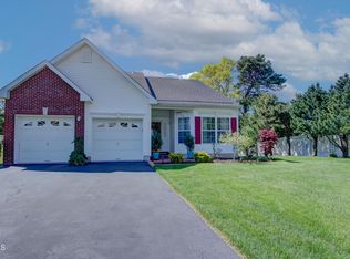 14 Redbud Ln, Howell, NJ 07731