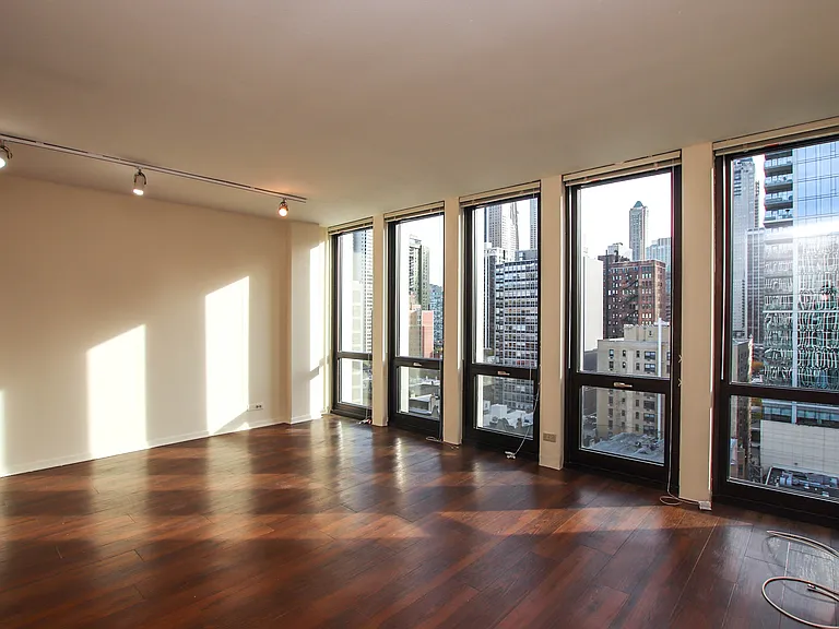 1 E Scott St #1406 — Photo 3