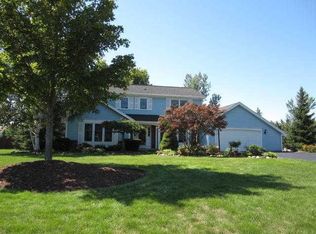 5 Fox Hill Dr, Fairport, NY 14450