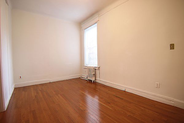 2nd image of 24-27 Steinway St #B14