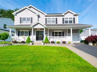 14 Gordon Ave, Plainview, NY 11803