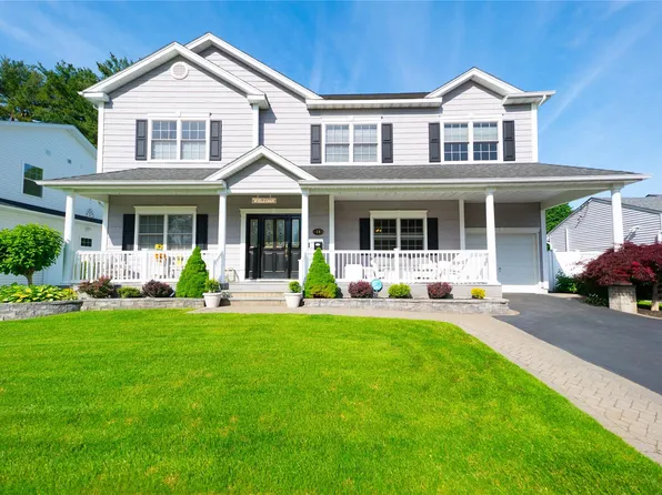 14 Gordon Avenue, Plainview, NY 11803