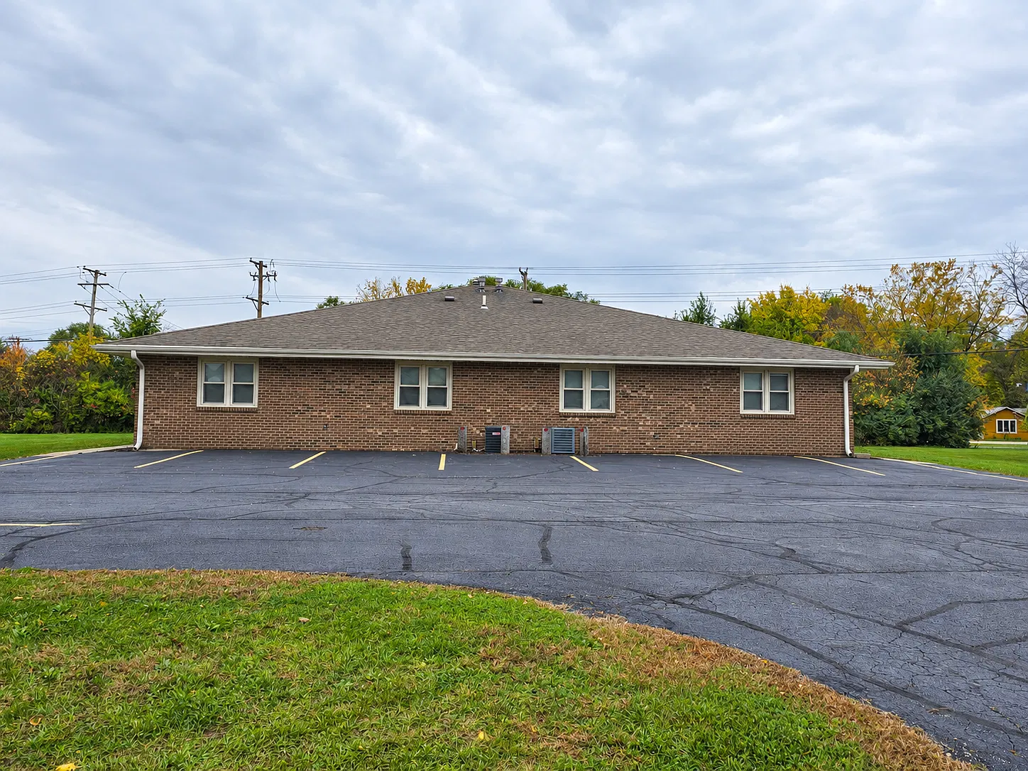 2 bed, 870 sqft, $900 — Photo 1