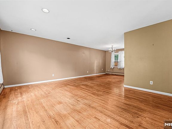 3rd image of 1 Gary Ct