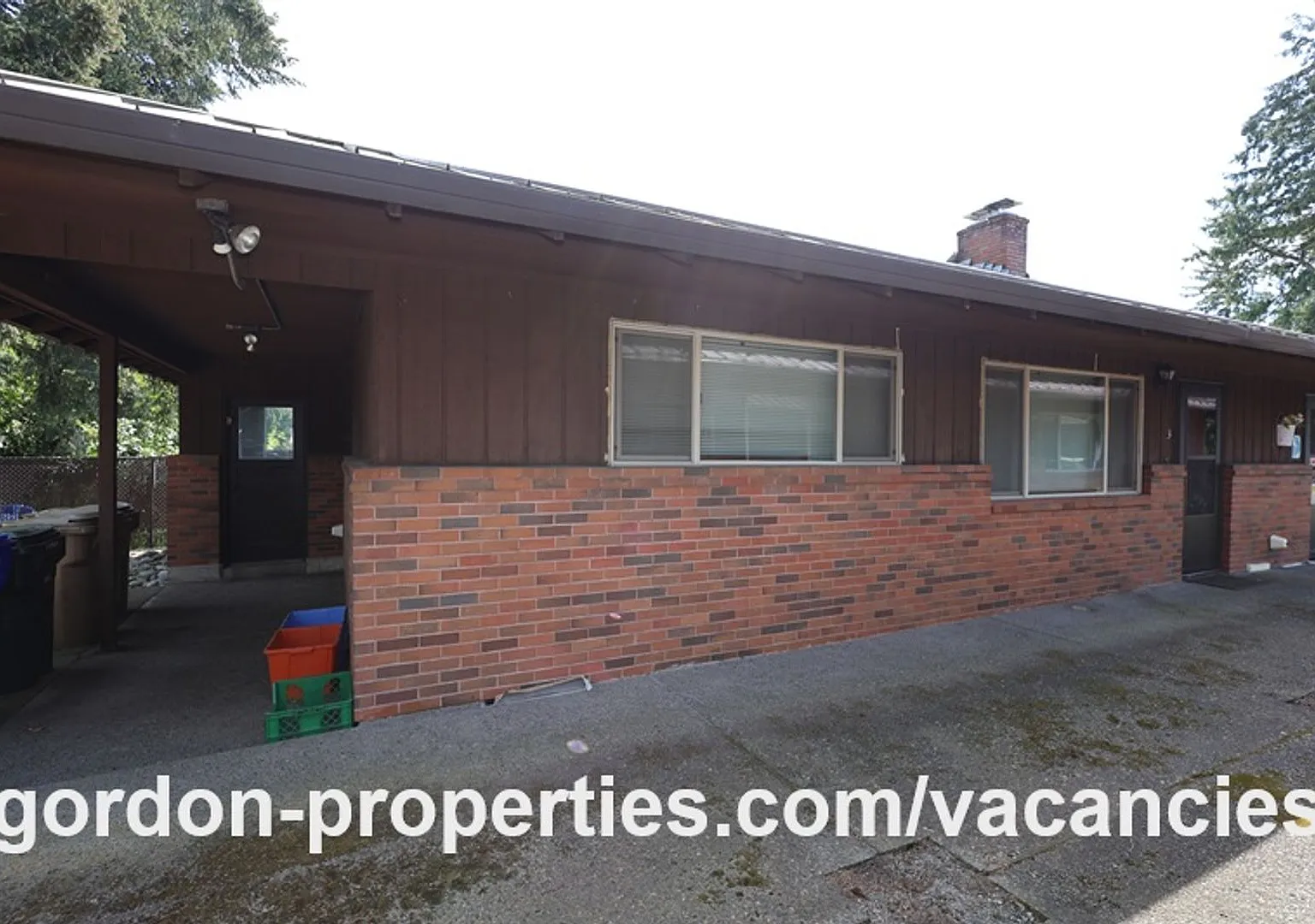 SE Cedar Ave - Single level 2 bedroom unit in duplex — Photo 2
