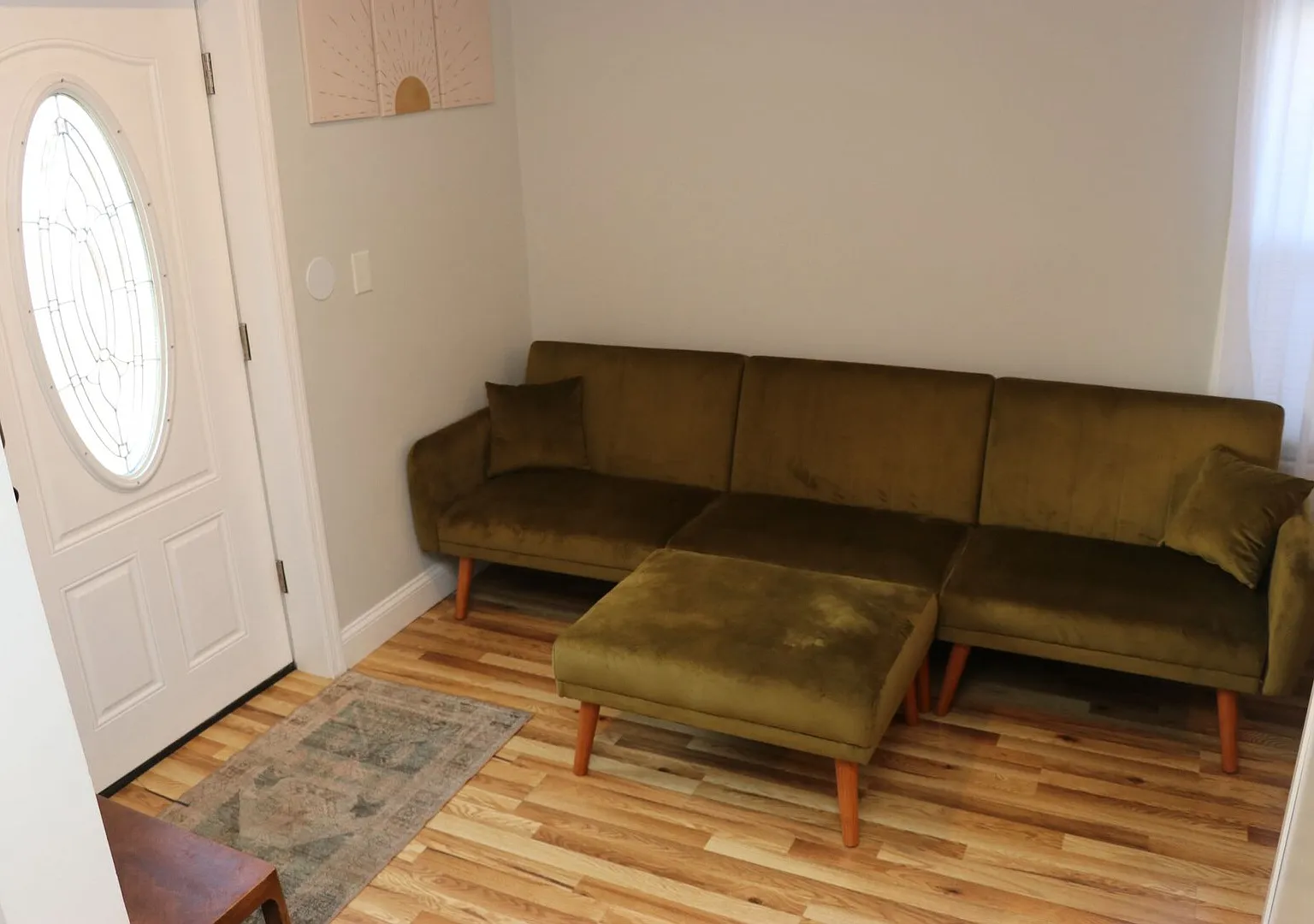 Beautiful and Elegant 2 Bedroom Apartment in the heart of Uniondale — Photo 4