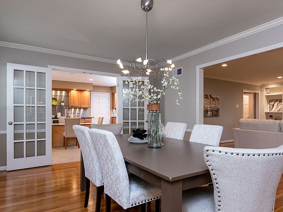 5th image of 615 Windrush Dr