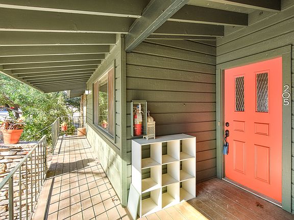 2nd image of 1304 Mariposa Dr APT 205