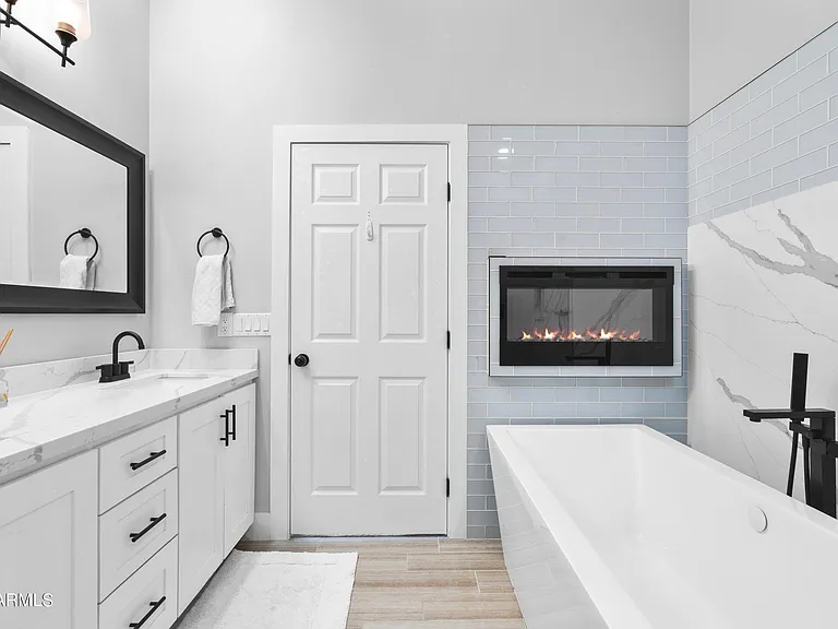 8270 N Hayden Rd #2005 — Photo 15