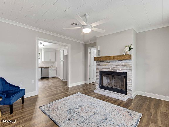 3rd image of 103 Elaine Dr