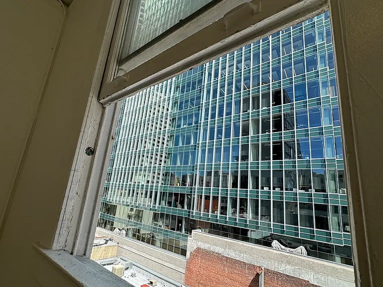 11 Belden Pl — Photo 7
