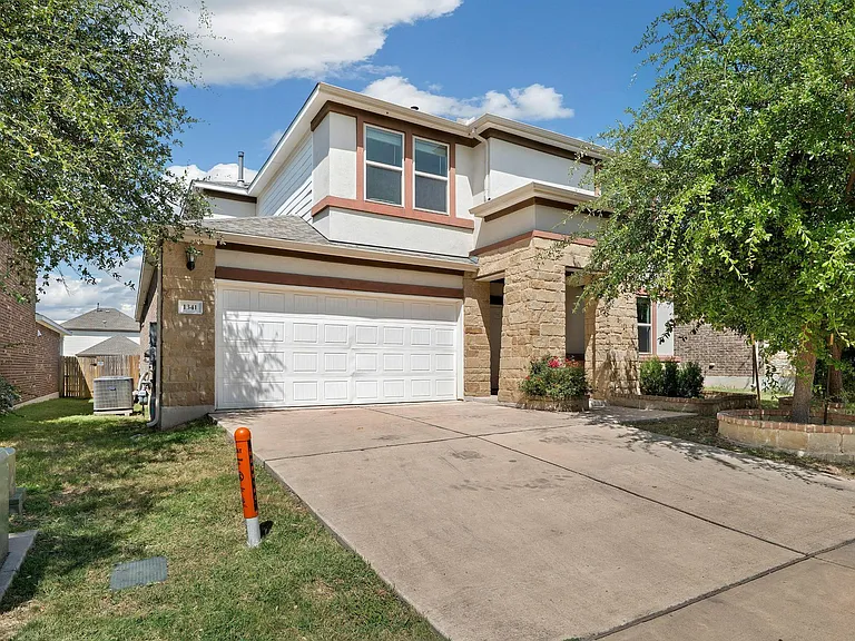 1341 Eagle Ray St — Photo 1