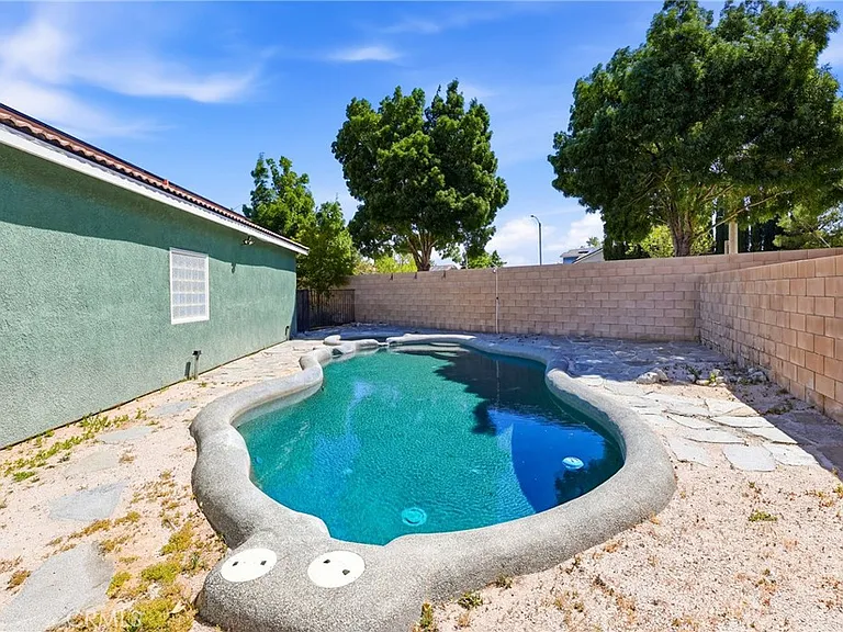 44154 Coral Dr — Photo 47