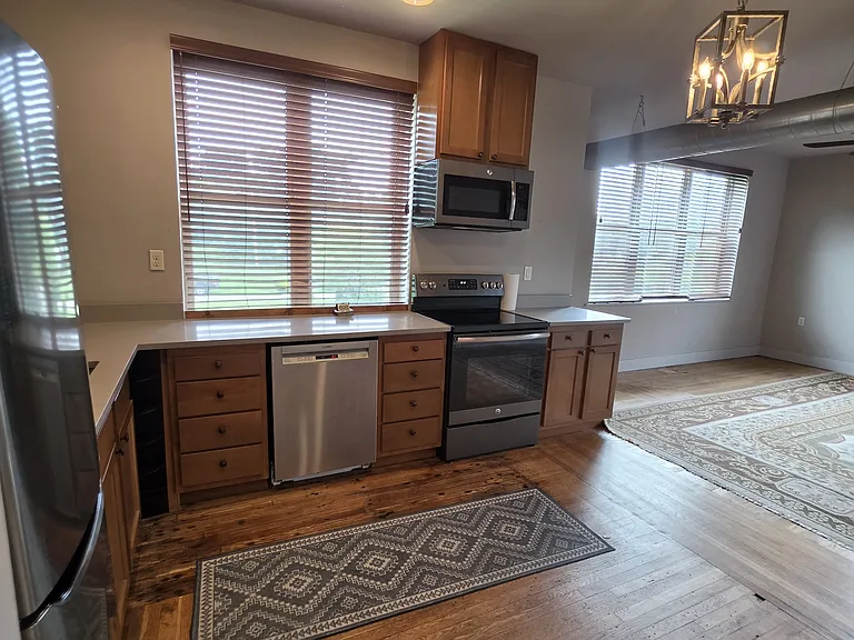 342 Forest Ave #C6 — Photo 3