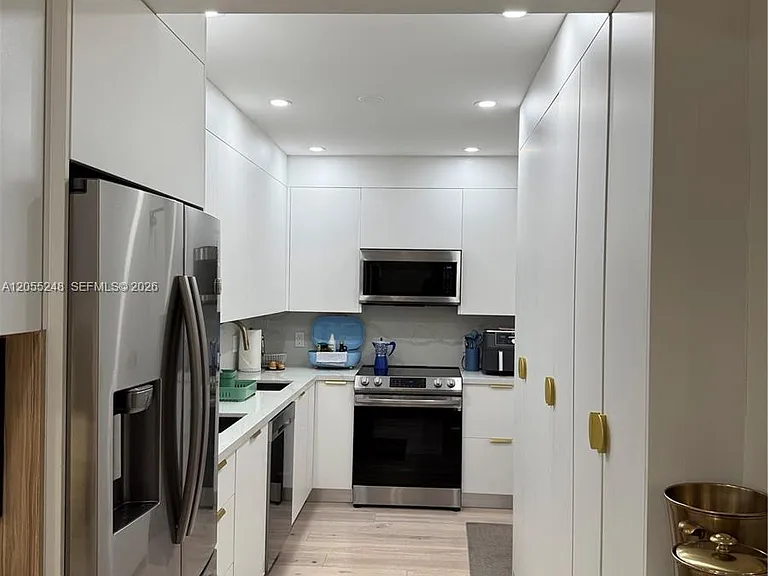 10185 NE Collins Ave #822 — Photo 8