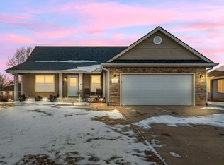 4331 SW Misty Harbor Dr, Topeka, KS 66610