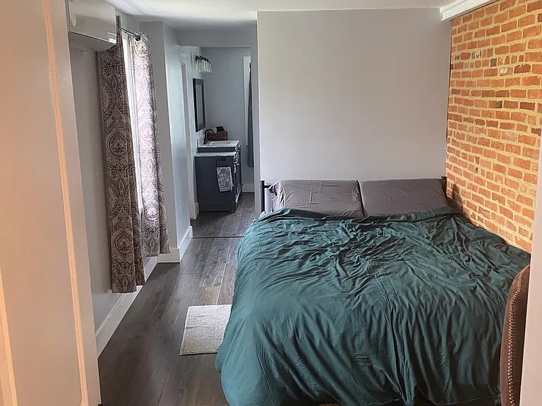 112 S Castle St — Photo 17