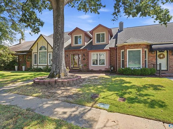 3rd image of 1563 River Bend Pl SE