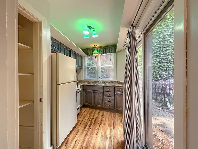 107 South St — Photo 2