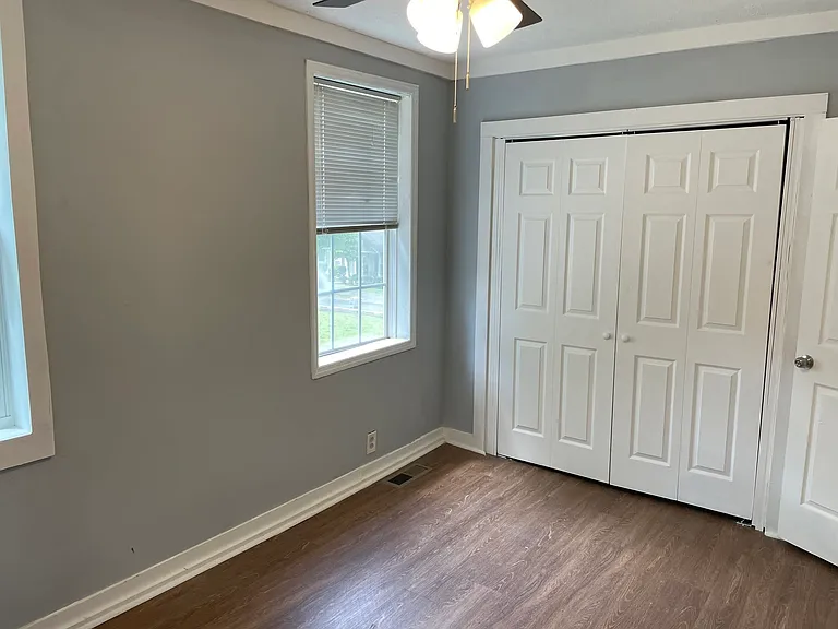 513 S Lee St — Photo 10