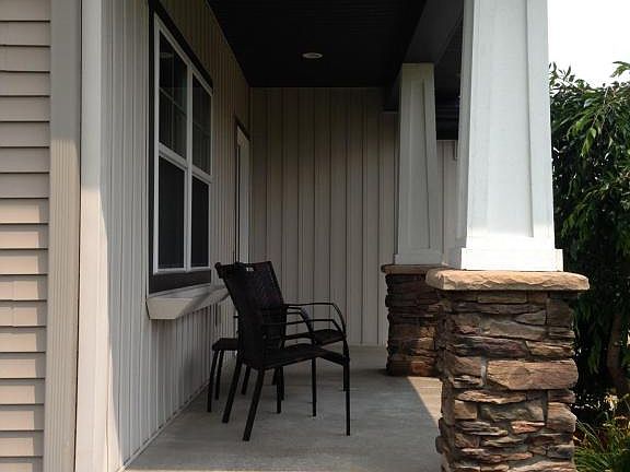 2nd image of 1987 Aspen Valley Ln #25
