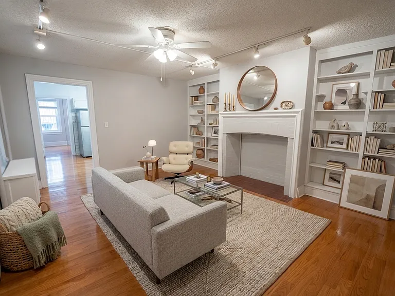 1433 Spruce St #1R — Photo 2