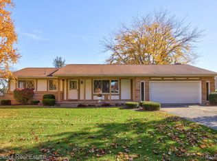 409 Franconian Dr E, Frankenmuth, MI 48734