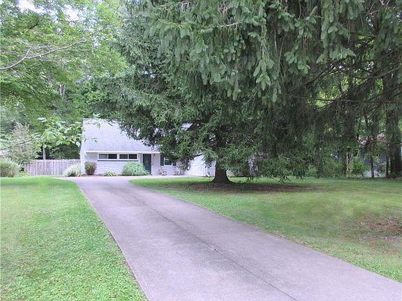 2nd image of 141 Beechwood Dr