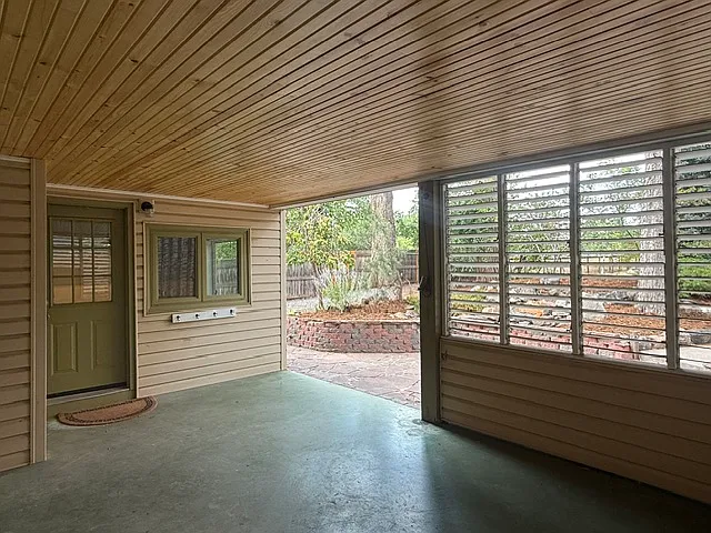 1226 W Prospect Rd — Photo 38