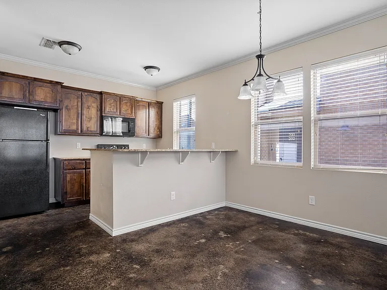 College Ave Apartments — Photo 38