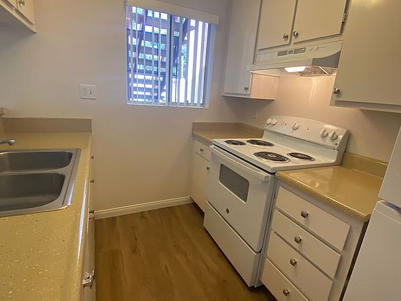 4th image of 5721 Lake Murray Blvd #27