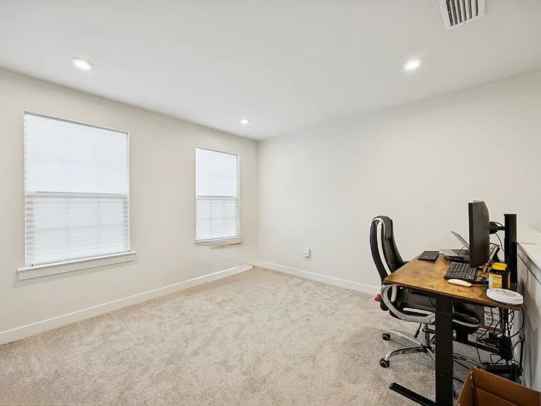 243 Chastain Dr — Photo 12