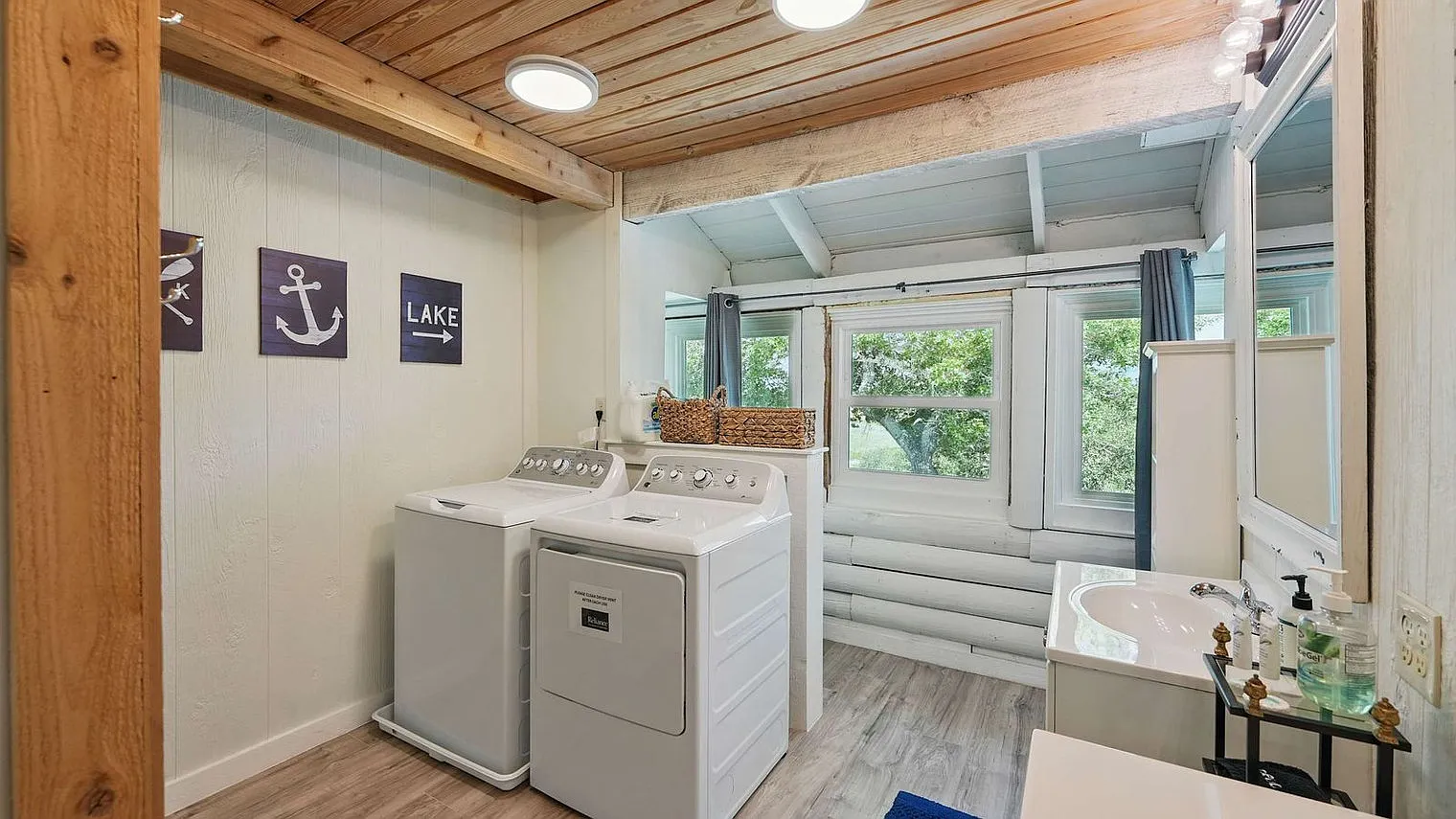 3 bed, 2.0 bath, $5,427 — Photo 4