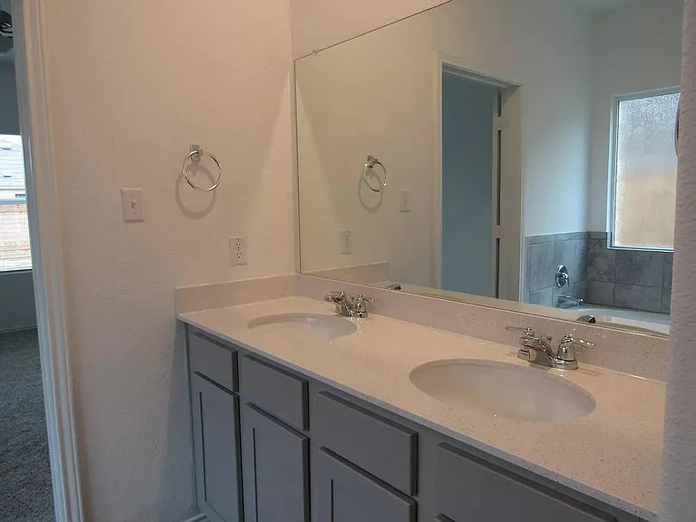 204 Coventry Dr — Photo 12