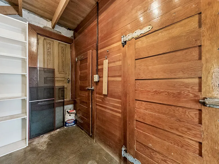 1049 Dressler Ln — Photo 15